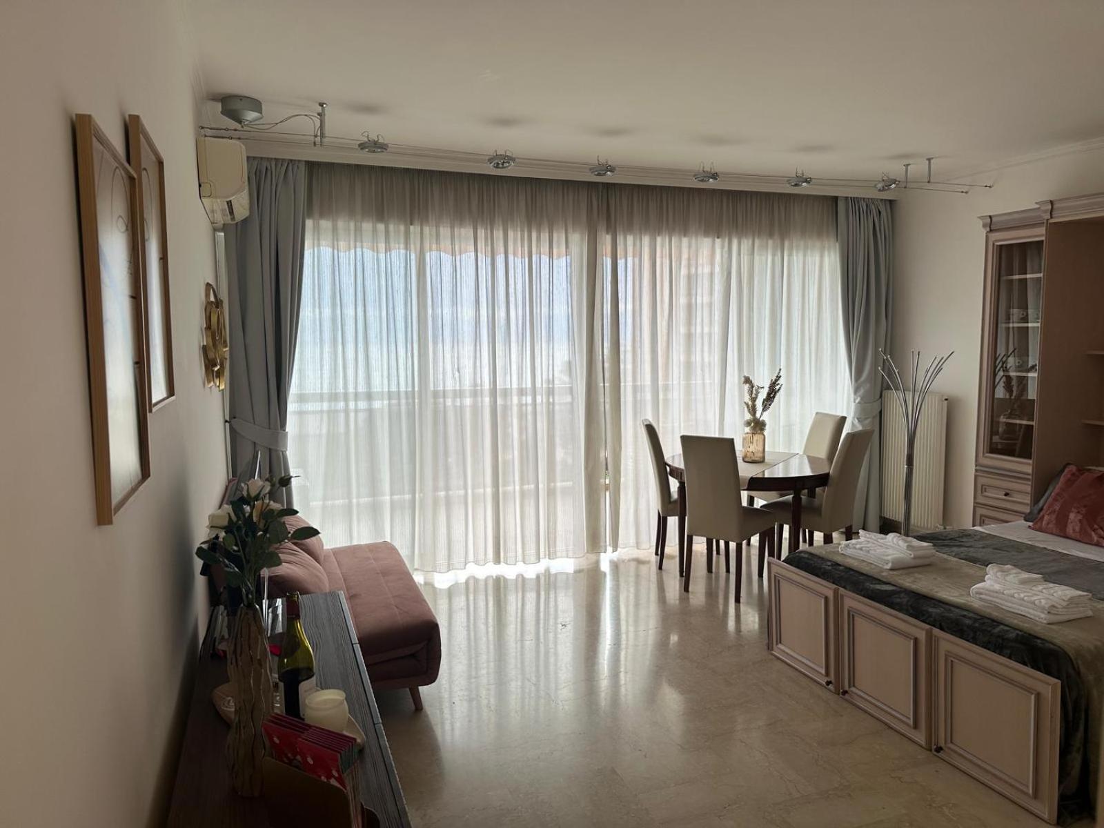 Maison Blanc Monte-Carlo
