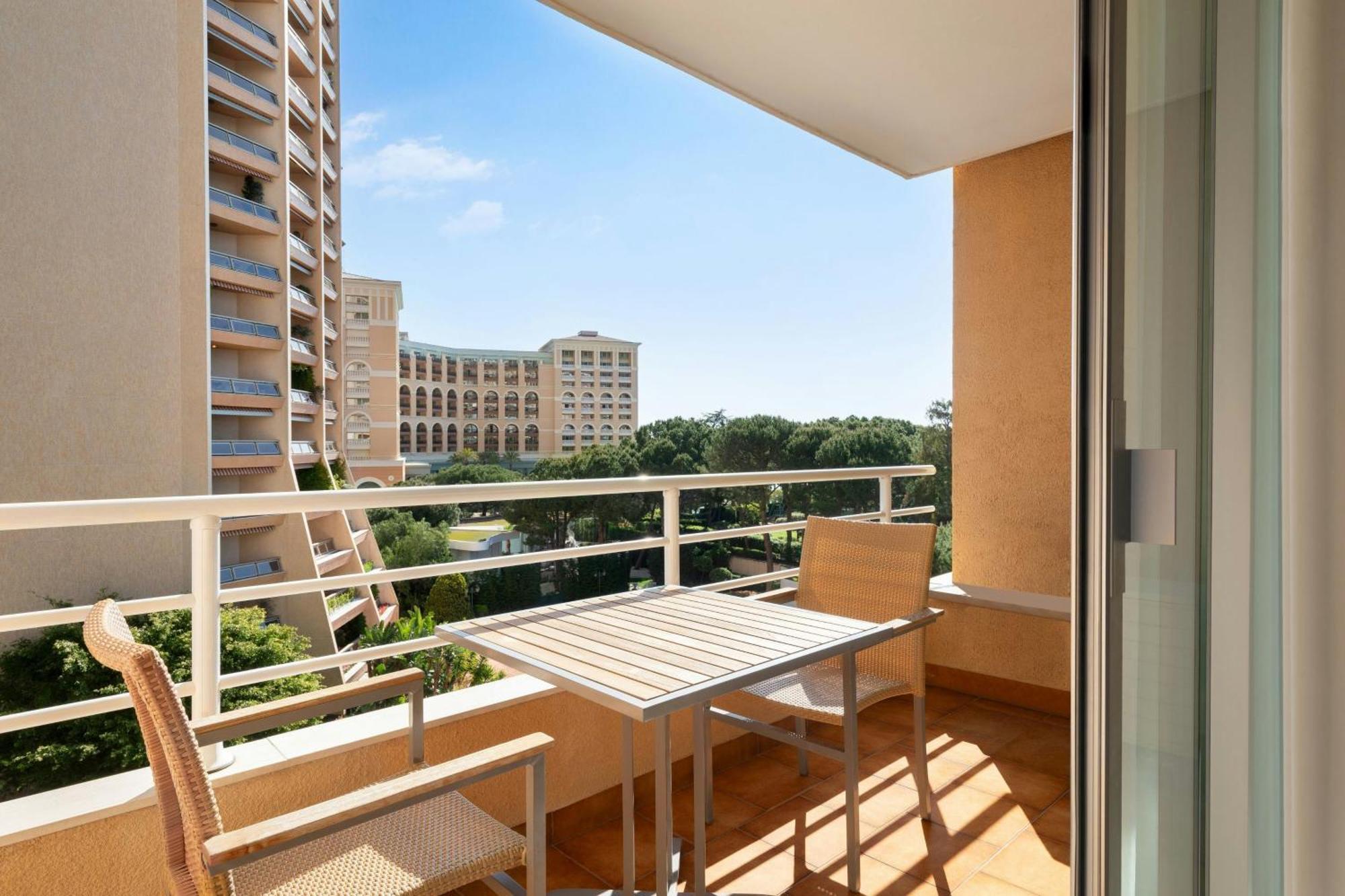 Le Meridien Plaza Hotel