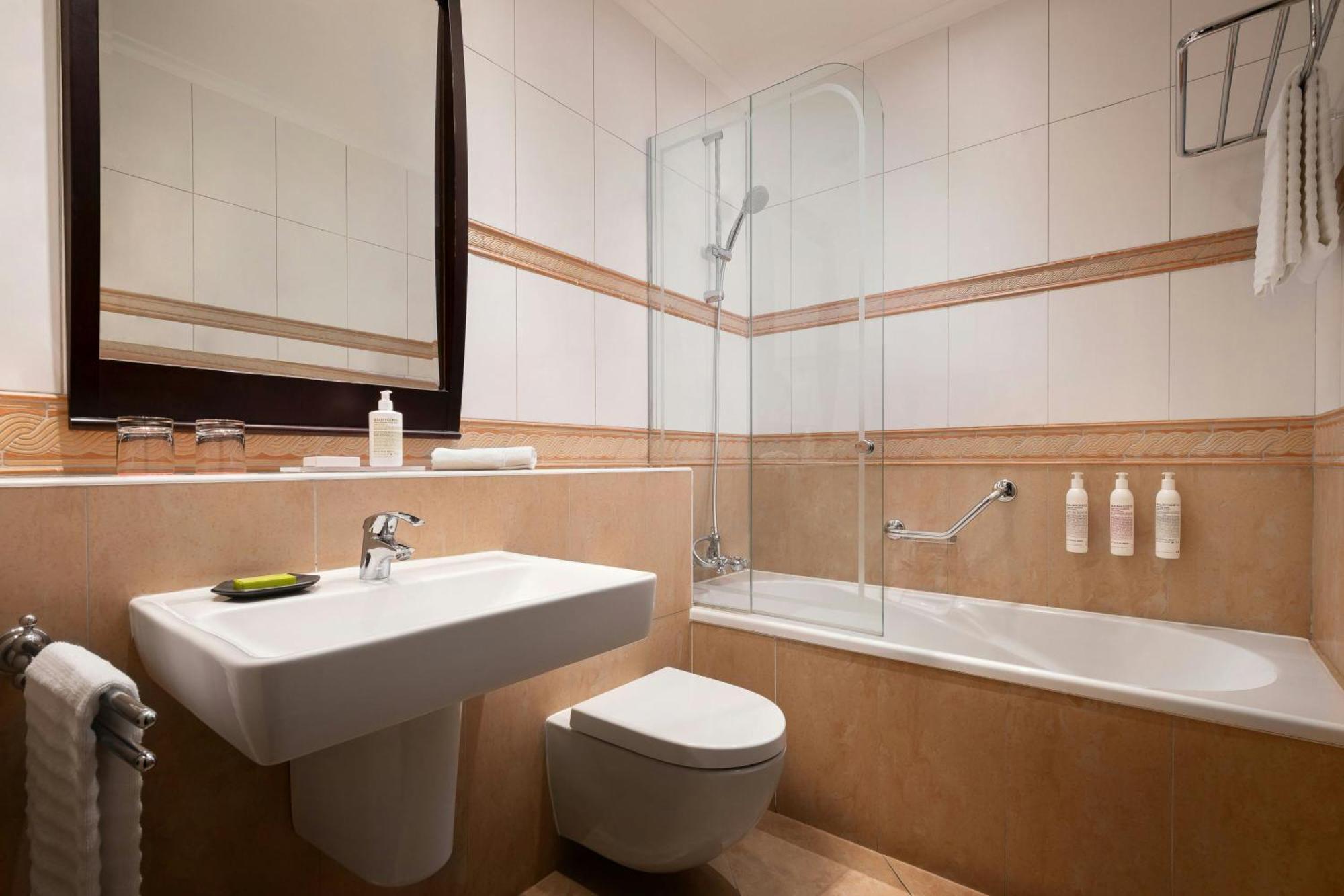Le Meridien Plaza 4*