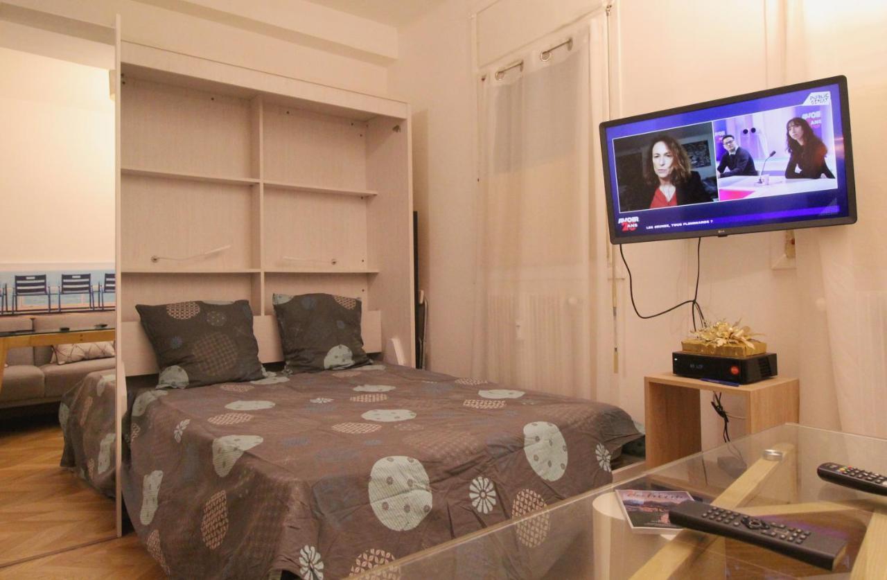 Apartment Near Forum Grimaldi And Beach. Bnbrickeys.