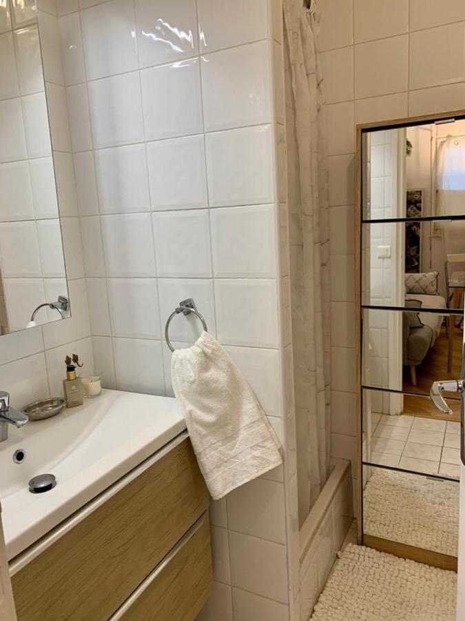 Near Forum Grimaldi And Beach. Bnbrickeys. Apartment *