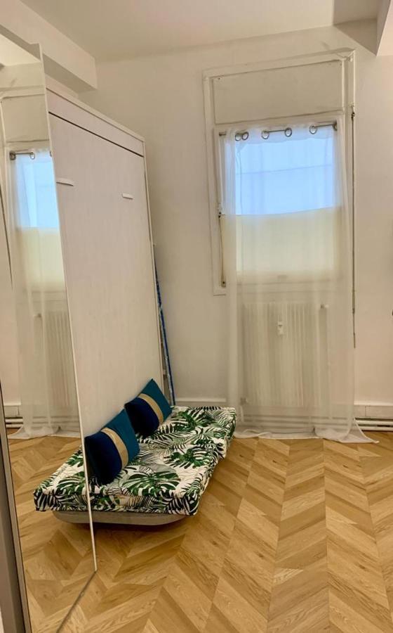 Apartment Near Forum Grimaldi And Beach. Bnbrickeys. *