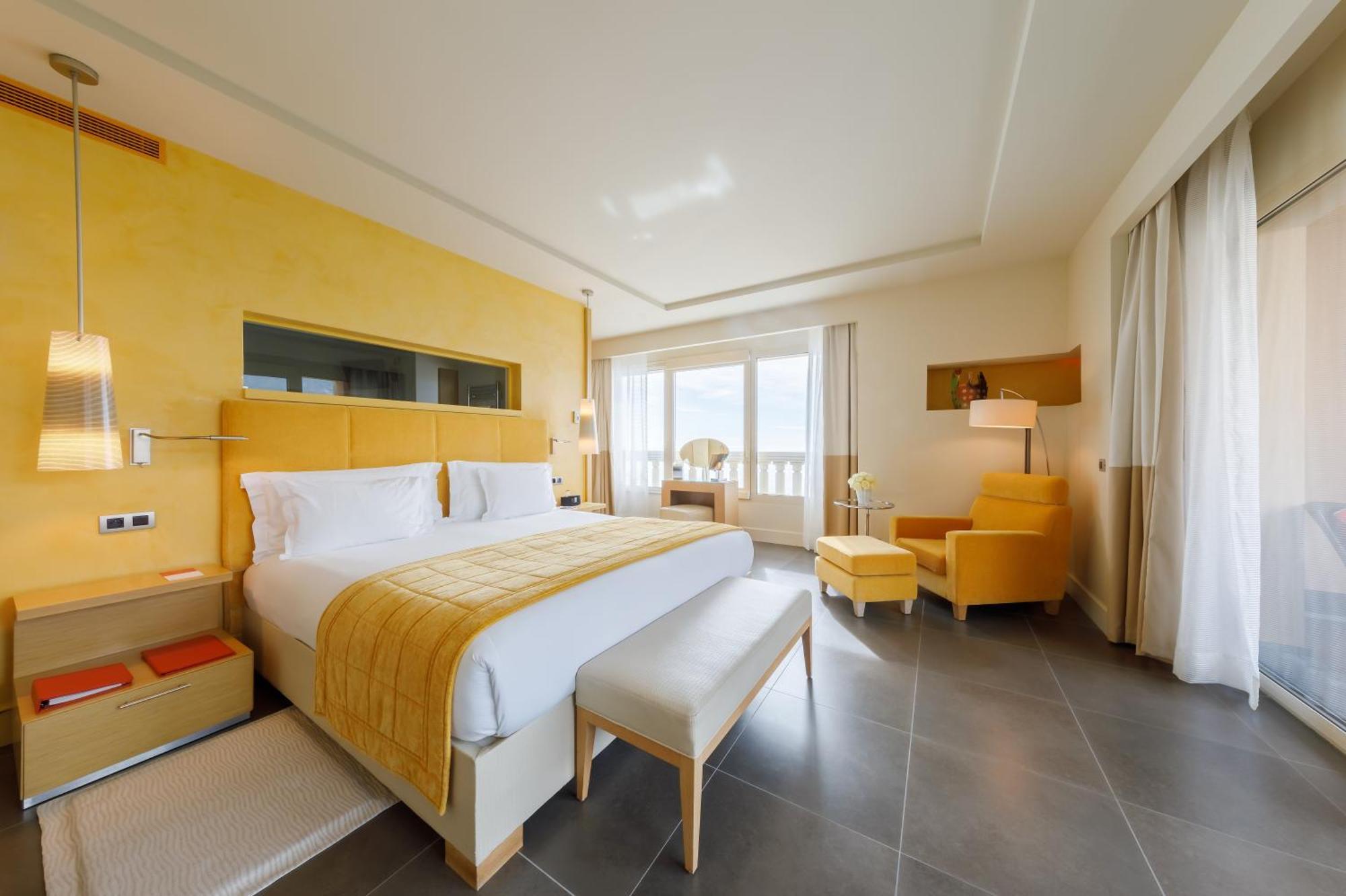 Hotel Monte-carlo Bay & 4*