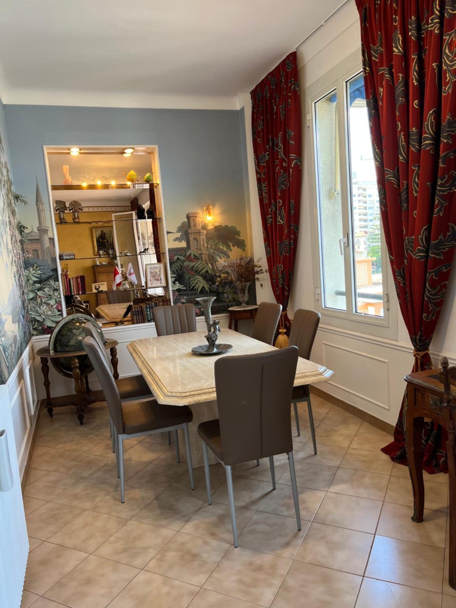 Apartamento Plein Coeur De Monaco, A 300 Metres A Pied Du Port De Monaco, 4 Pieces Dans Des Escaliers Vue Exceptionnelle *