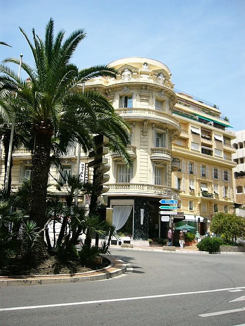 Alexandra Hotel