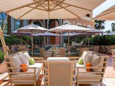 Monte-carlo Bay &